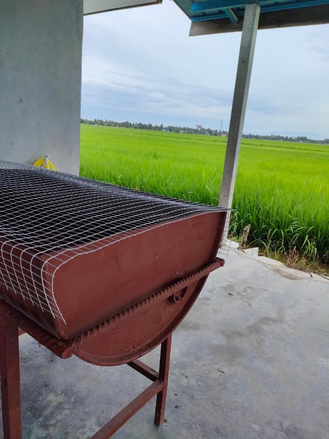 Izz Homestay Sawah Padi Sungai Besar ! Экстерьер фото