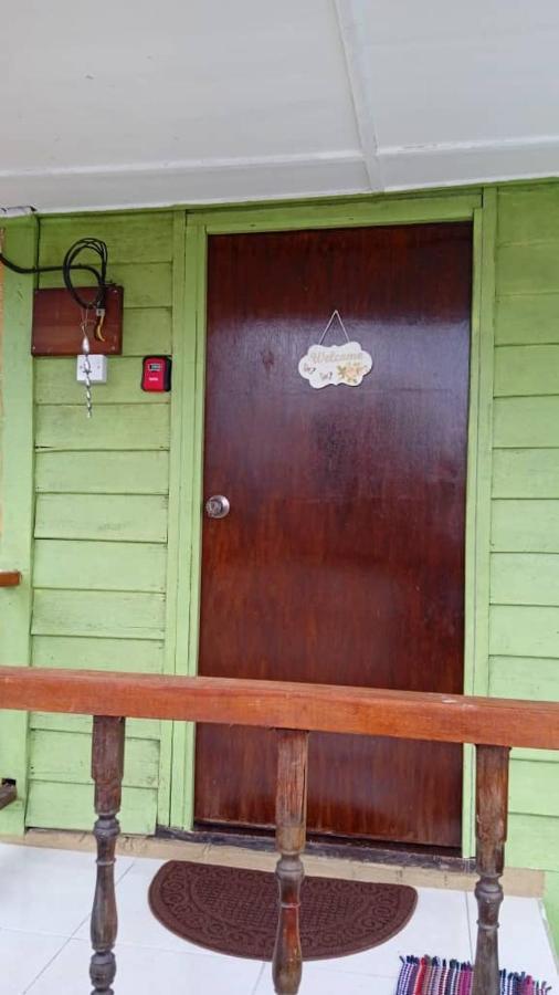Izz Homestay Sawah Padi Sungai Besar ! Номер фото