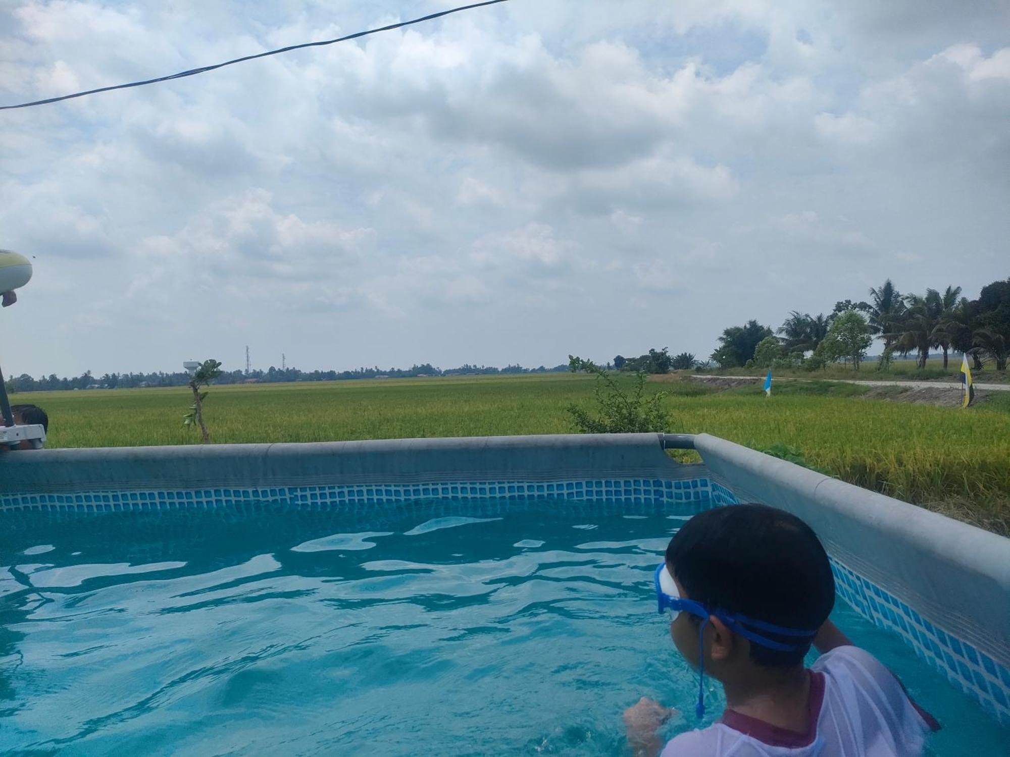 Izz Homestay Sawah Padi Sungai Besar ! Экстерьер фото