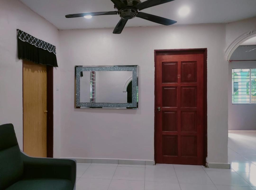 Izz Homestay Sawah Padi Sungai Besar ! Экстерьер фото